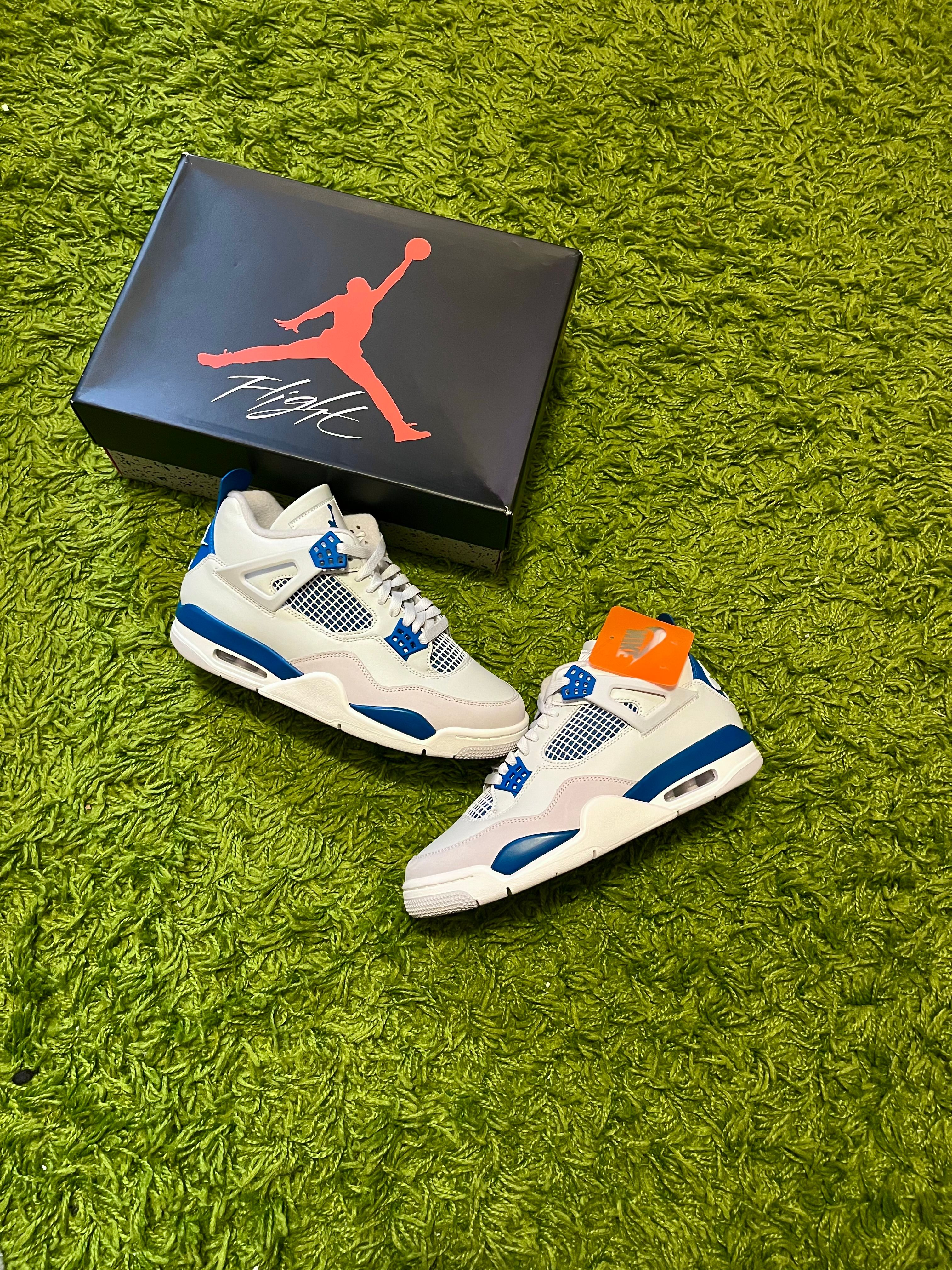 Air Jordan 4 Retro 