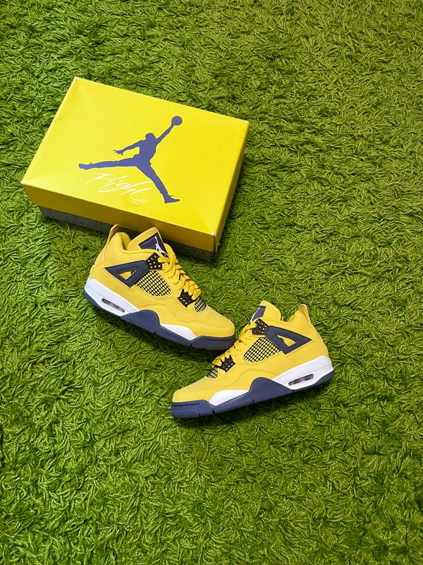 Air Jordan 4 Lightning